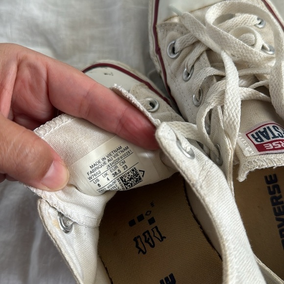 Converse Chuck Taylor’s - Picture 6 of 6